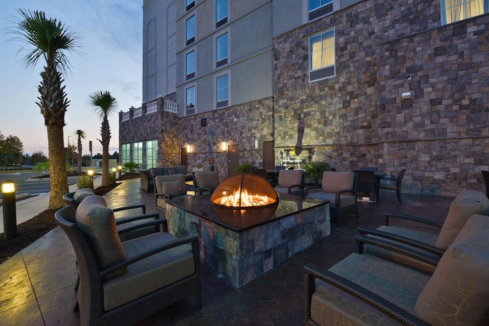 Hampton Inn & Suites Columbia/Southeast-Fort Jackson Exterior photo